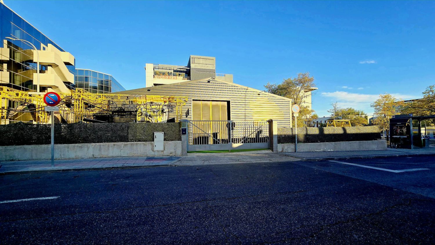 Vista exterior de Terreny industrial en venda en  Madrid Capital