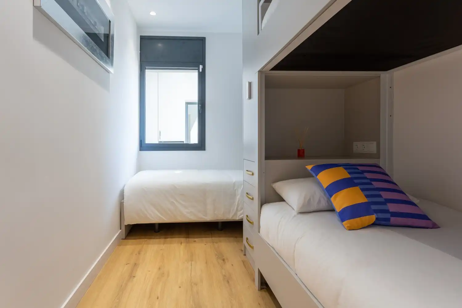 Dormitori de Apartament de lloguer en Castelldefels amb Aire condicionat, Calefacció i Moblat