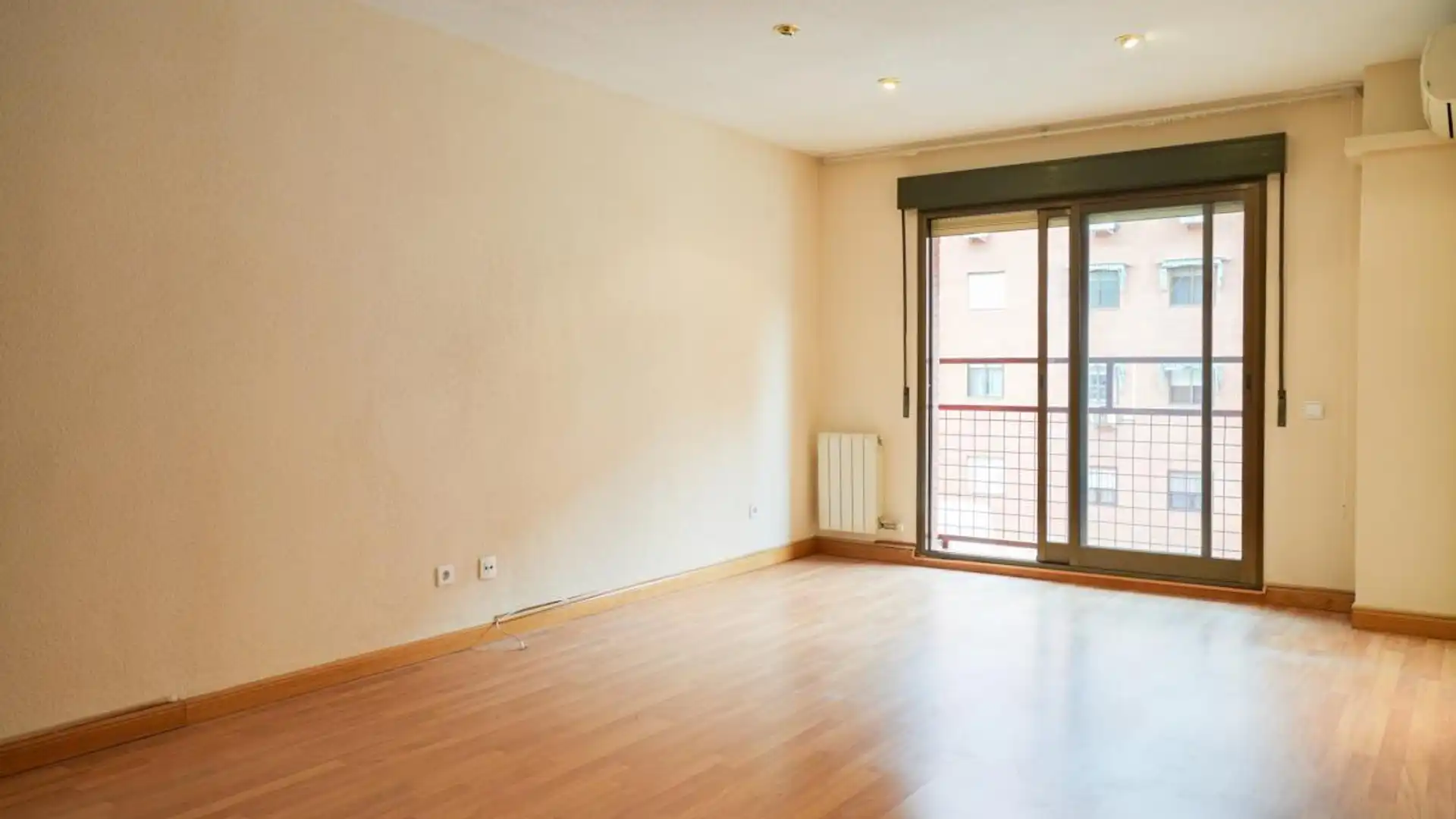 Dormitori de Pis en venda en Getafe amb Aire condicionat, Calefacció i Terrassa