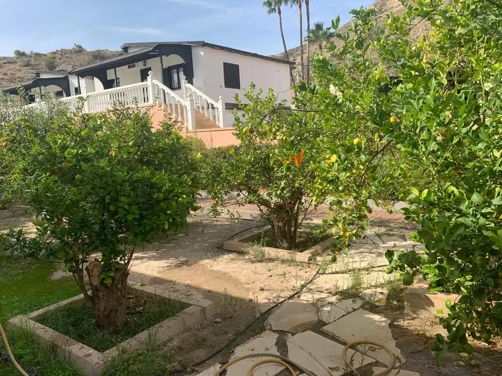 Casa o xalet en venda a Novelda