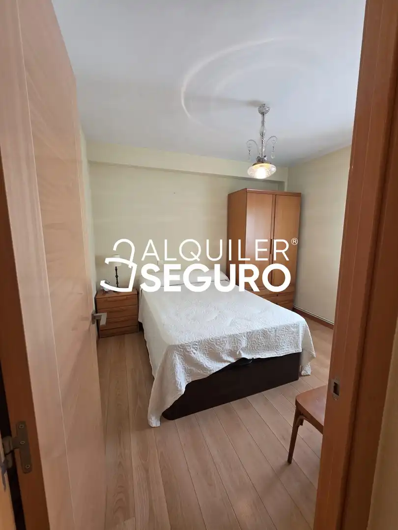 Habitación de Piso de alquiler en Burgos con Calefacción, Terraza y Amueblado
