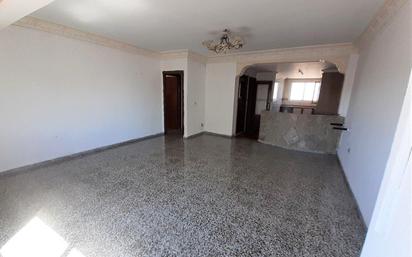 Living room of Flat for sale in La Pobla de Vallbona  with Balcony