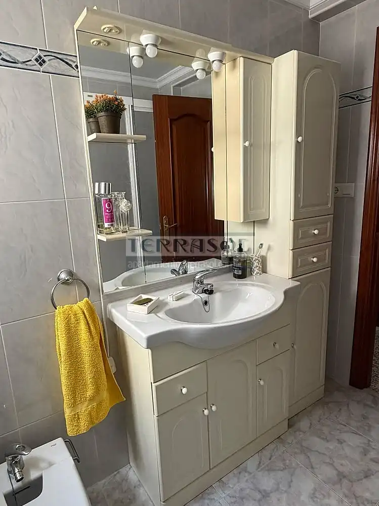 Badezimmer von Wohnungen zum Verkauf in Vélez-Málaga mit Klimaanlage, Heizung und Terrasse