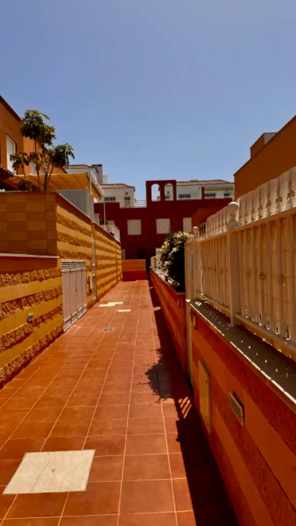 Vista exterior de Casa adosada en venta en San Miguel de Abona con Aire acondicionado, Jardín privado y Terraza