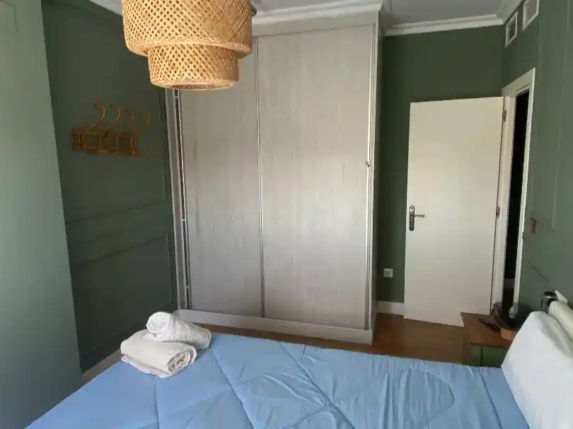 Schlafzimmer von Wohnung zur Miete in Sevilla mit Klimaanlage, Parkett und Möbliert