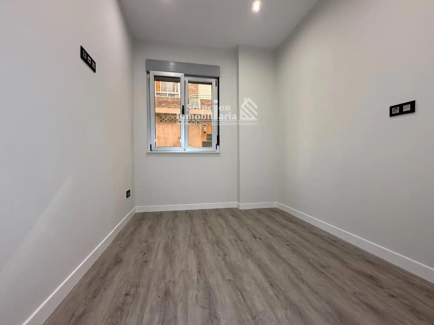 Habitación de Apartamento en venta en Salamanca con Aire acondicionado, Calefacción y Trastero