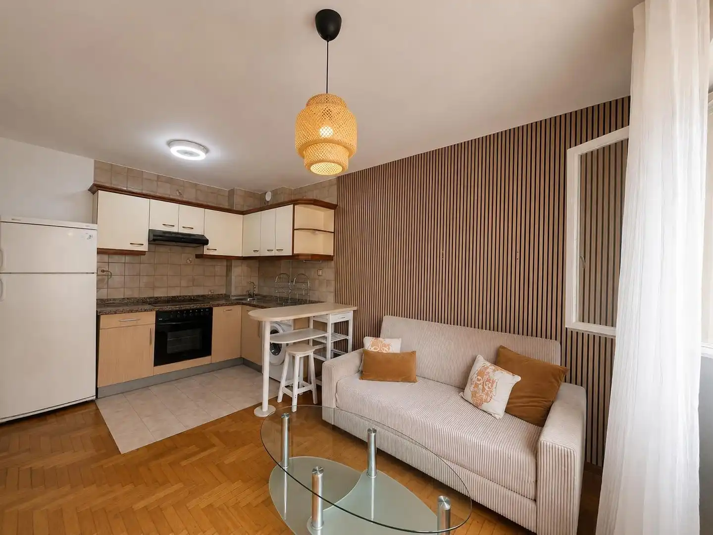Sala de estar de Piso de alquiler en Oviedo  con Calefacción y Amueblado