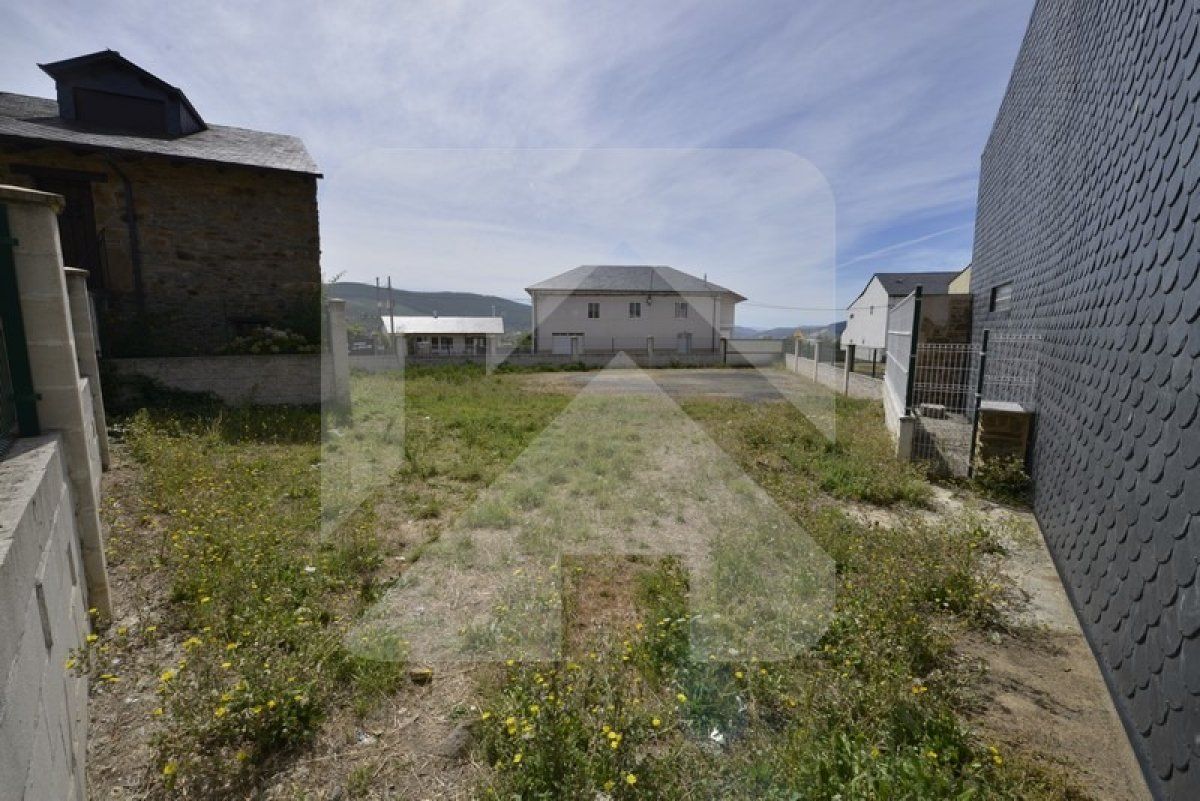 Residencial en venda en Fabero