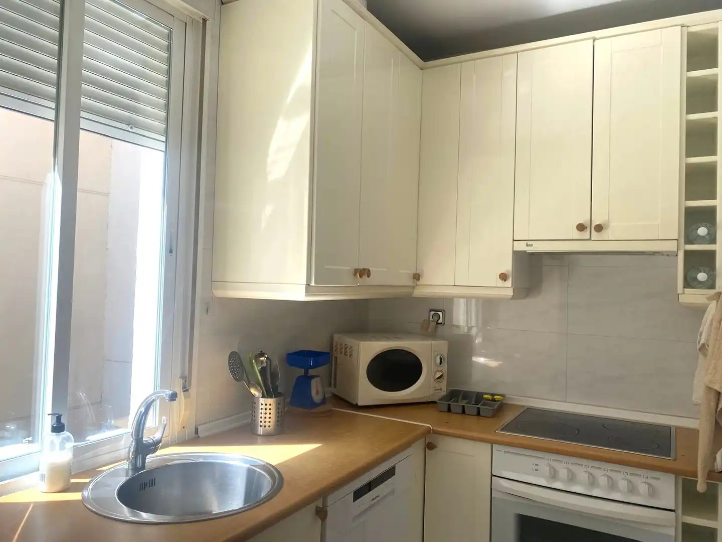 Cocina de Piso de alquiler en Madrid con Aire acondicionado, Calefacción y Balcón