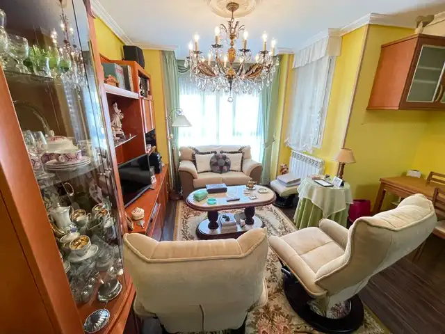 Sala de estar de Apartamento en venta en Cistérniga con Calefacción, Trastero y Amueblado