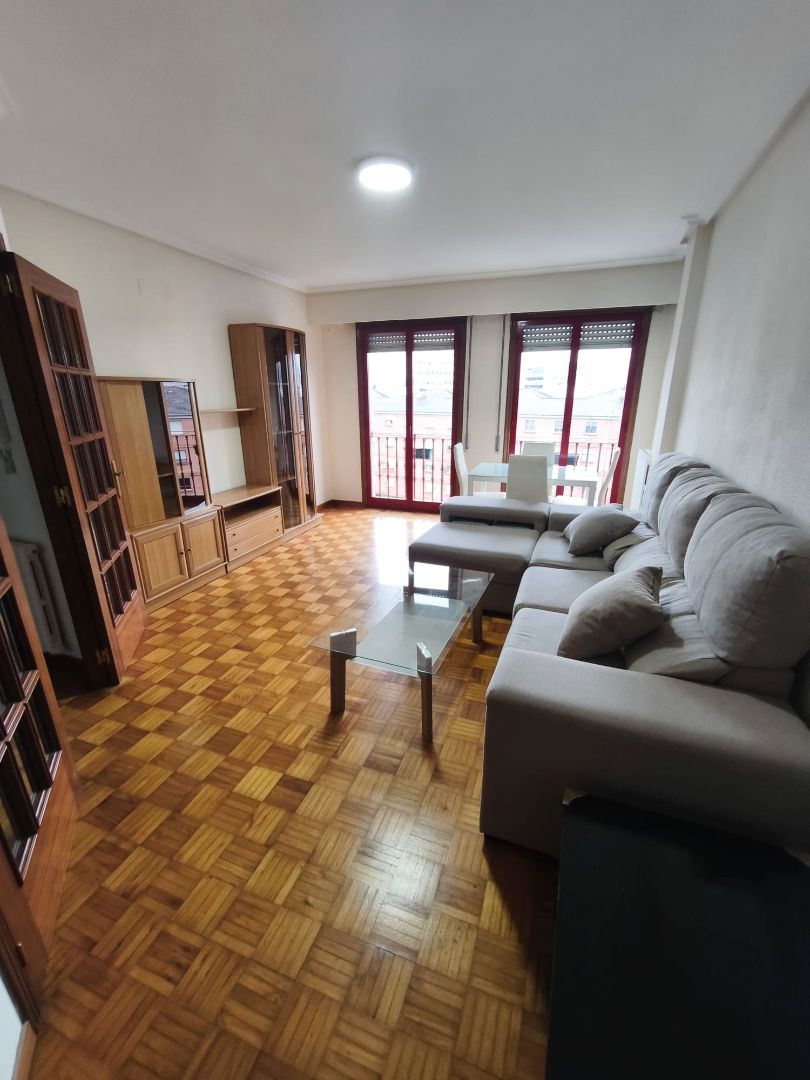 Living room of Flat for sale in Ourense Capital   with Heating, Parquet flooring and Furnished