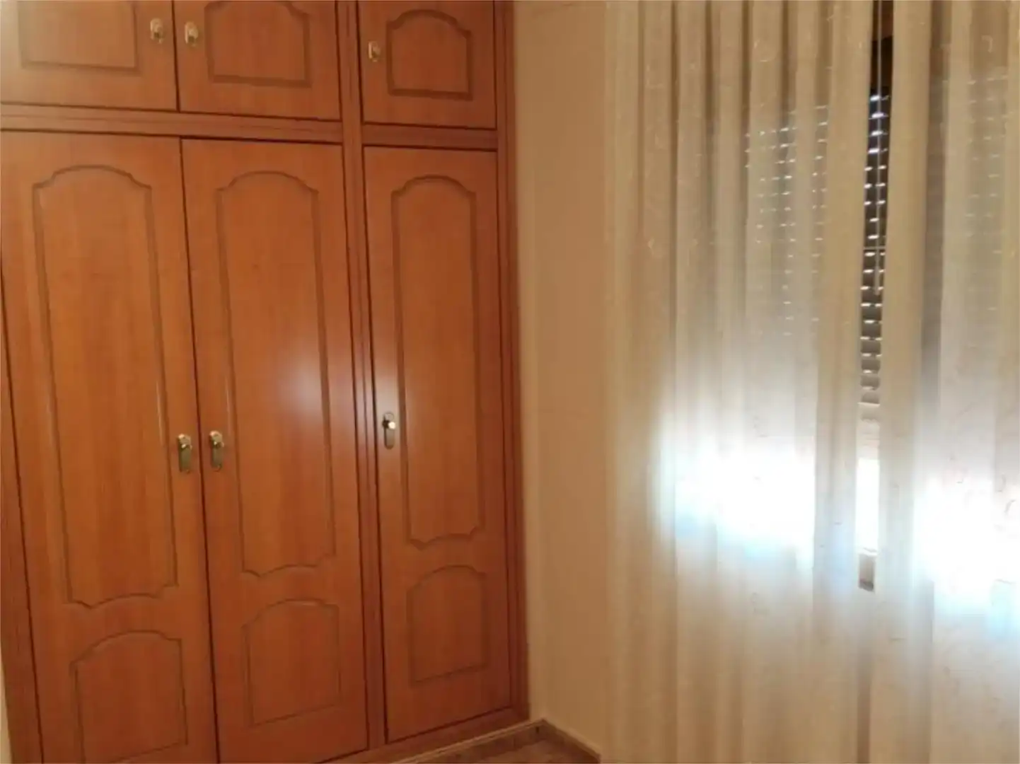 Bedroom of Flat for sale in Otos  with Air Conditioner, Private garden and Storage room
