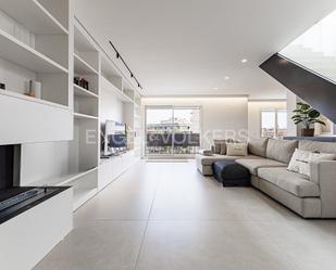 Living room of Attic for sale in  Barcelona Capital  with Air Conditioner, Heating and Terrace