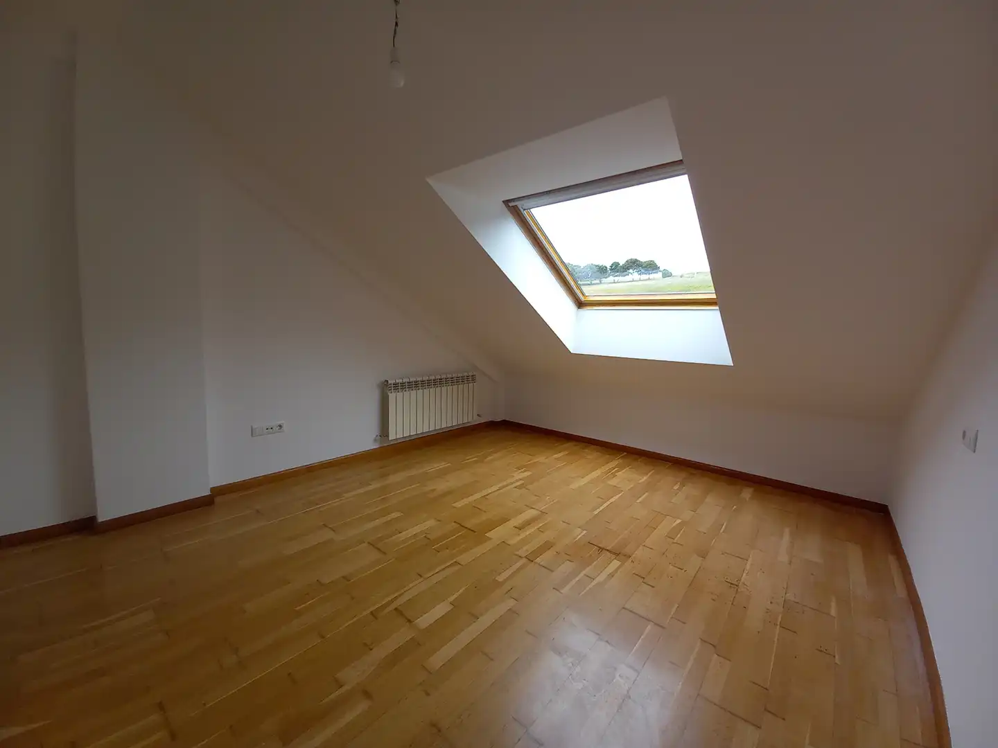 Schlafzimmer von Maisonette zum Verkauf in Castrillón mit Heizung, Ofen und Waschmaschine