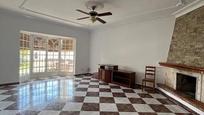 Sala d'estar de Casa o xalet en venda en Chiclana de la Frontera