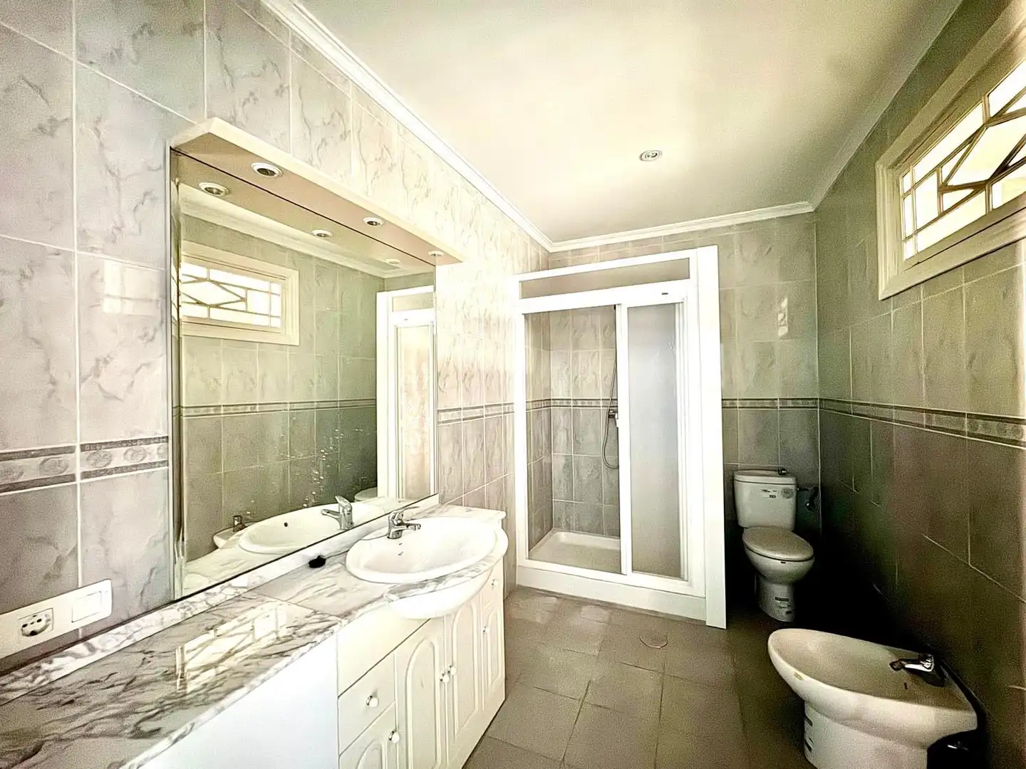 Baño de Piso en venta en Málaga con Terraza y Balcón