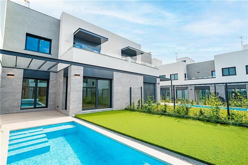 Exterior view of Single-family semi-detached for sale in  Palma de Mallorca  with Air Conditioner, Private garden and Terrace