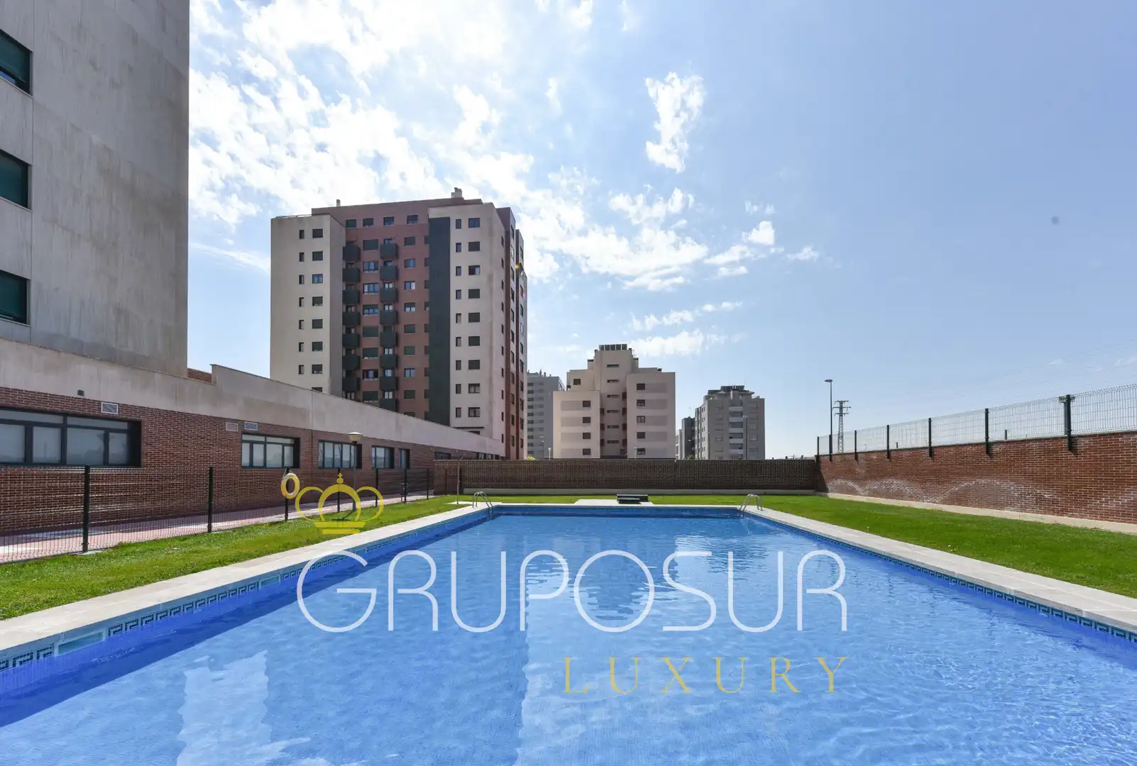 Piscina de Àtic en venda en Valladolid amb Calefacció, Parquet i Terrassa