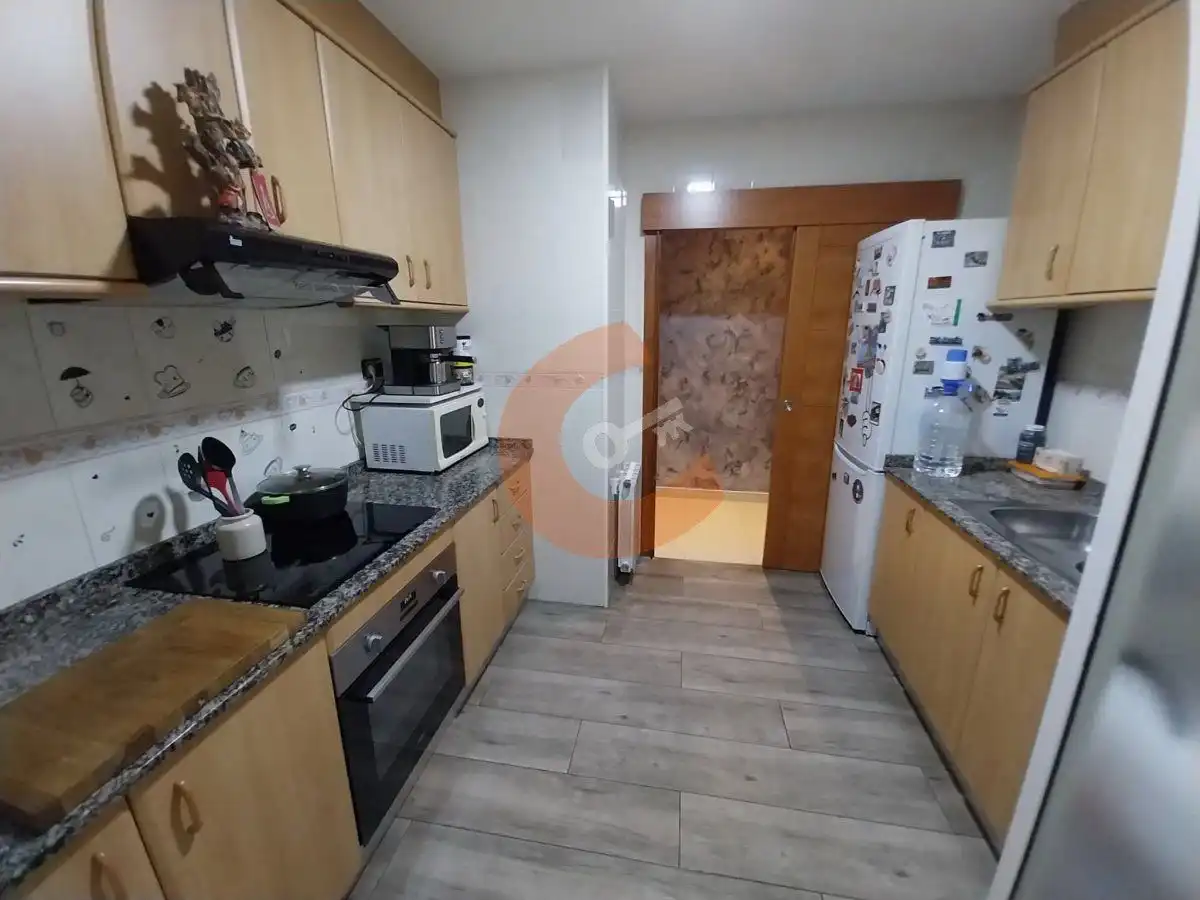 Küche von Wohnung zum Verkauf in El Vendrell mit Klimaanlage, Heizung und Balkon