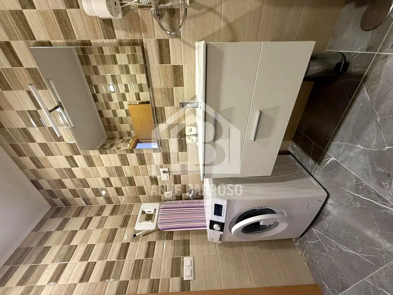 Badezimmer von Erdgeschoss zur Miete in Chío