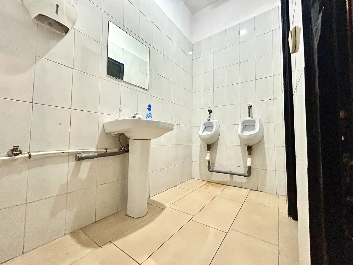 Baño de Local en venta en Valencia con Aire acondicionado