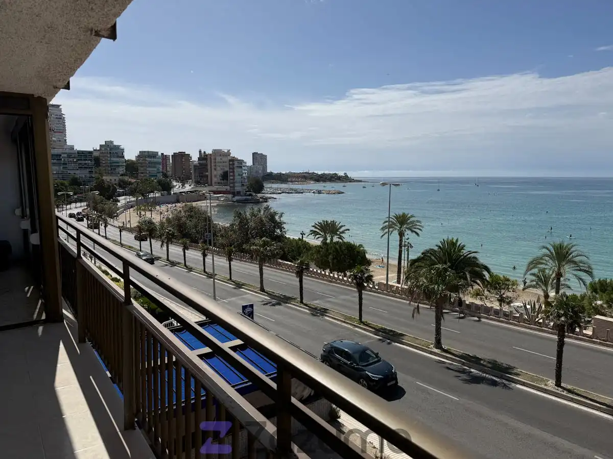 Außenansicht von Wohnung zur Miete in Alicante / Alacant mit Klimaanlage, Terrasse und Möbliert