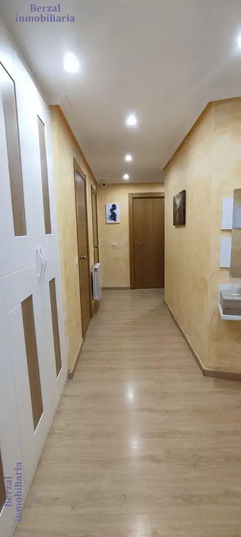 Wohnung zum Verkauf in  Logroño mit Klimaanlage, Heizung und Terrasse