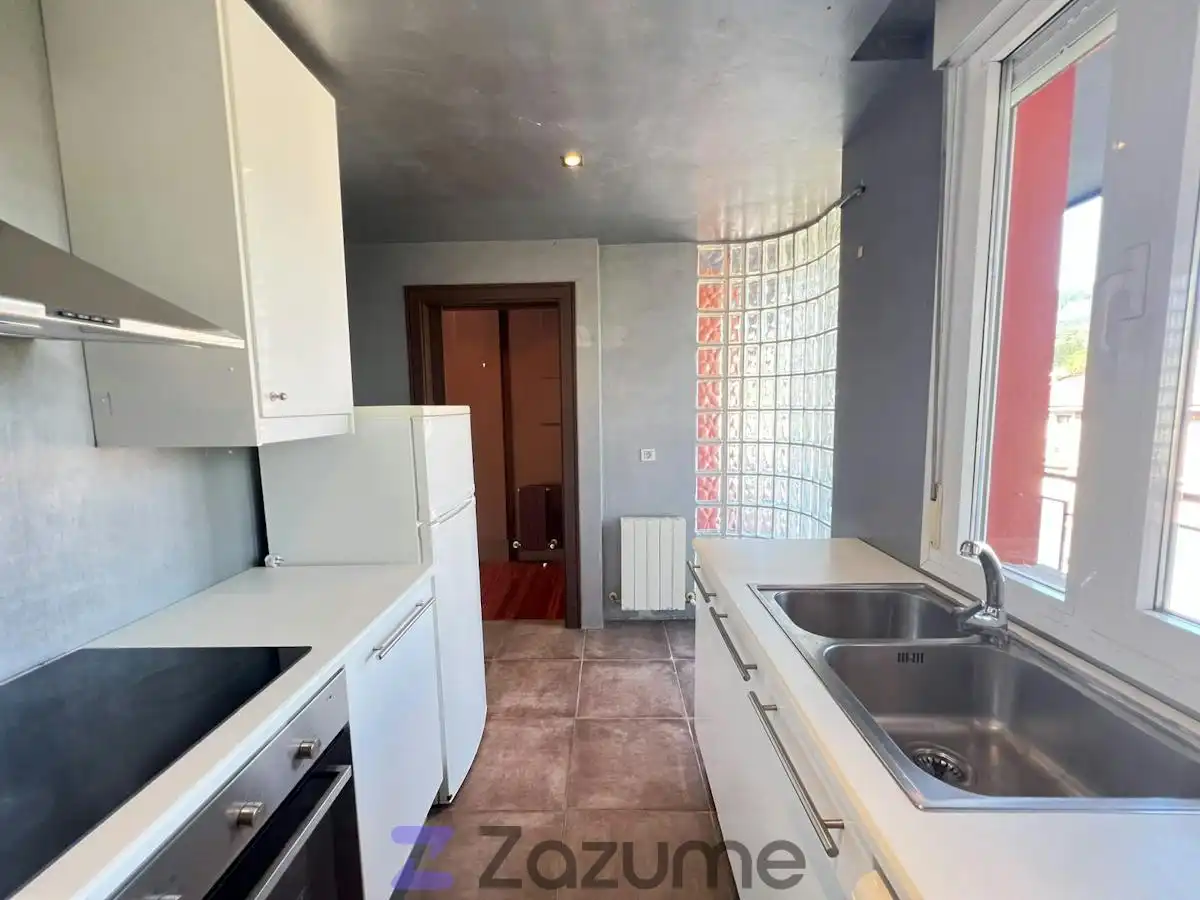 Cocina de Piso de alquiler en Sopuerta, Bizkaia