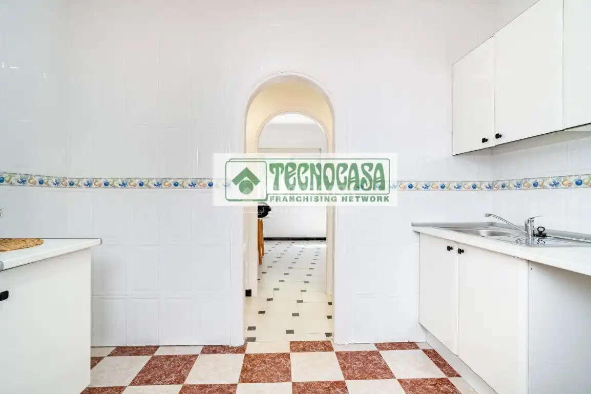 Kitchen of Flat for sale in Granada  with Air Conditioner, Heating and Terrace