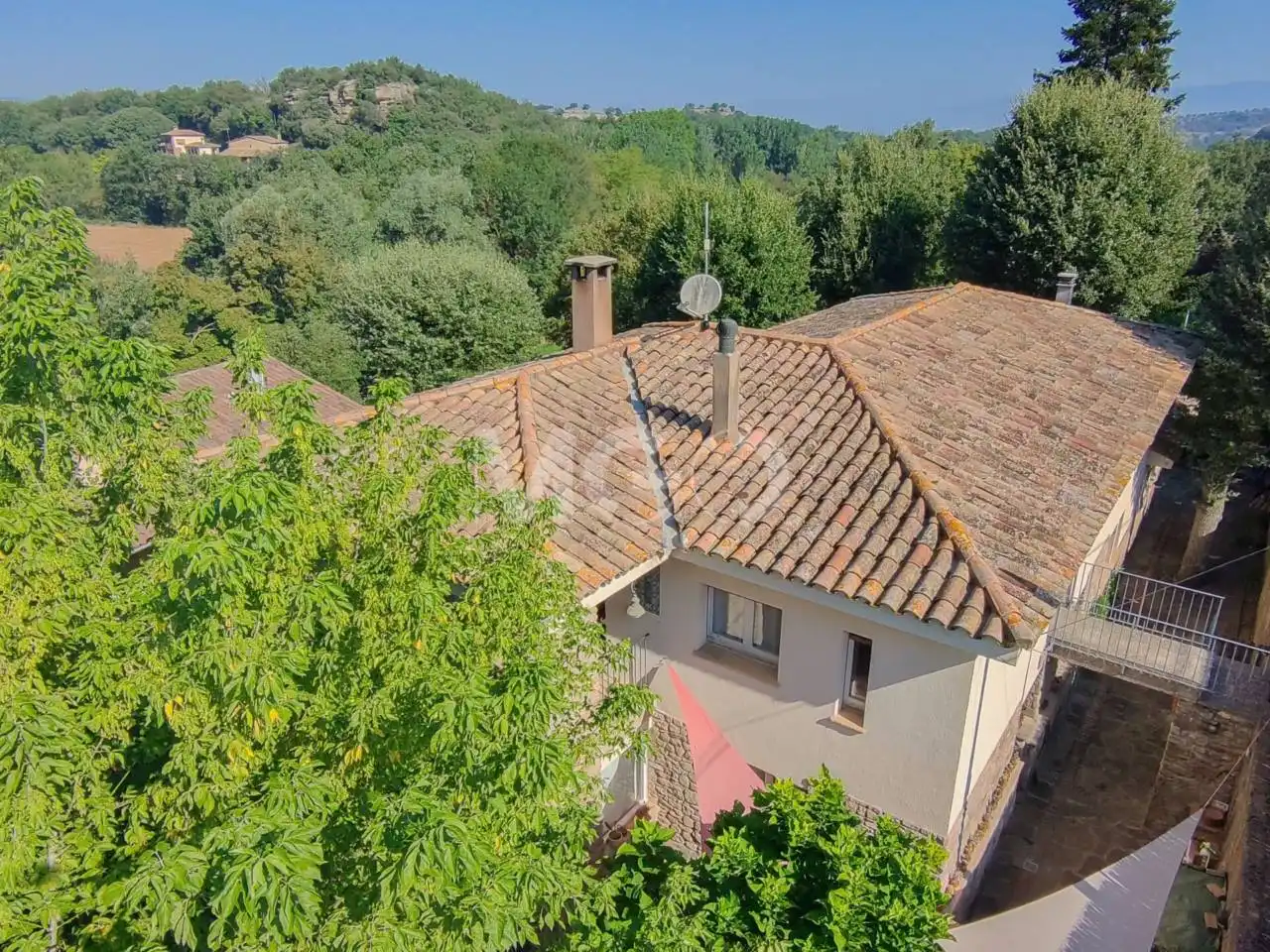 Vista exterior de Casa o xalet en venda en Tavèrnoles amb Calefacció, Jardí privat i Parquet