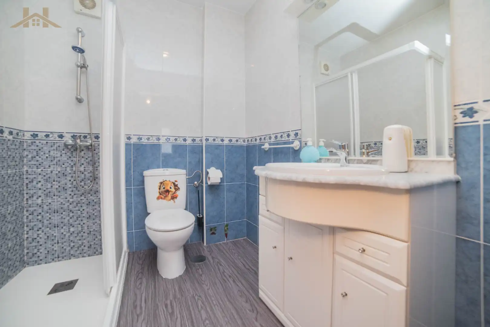 Baño de Piso en venta en Fuenlabrada con Trastero, Amueblado y Horno