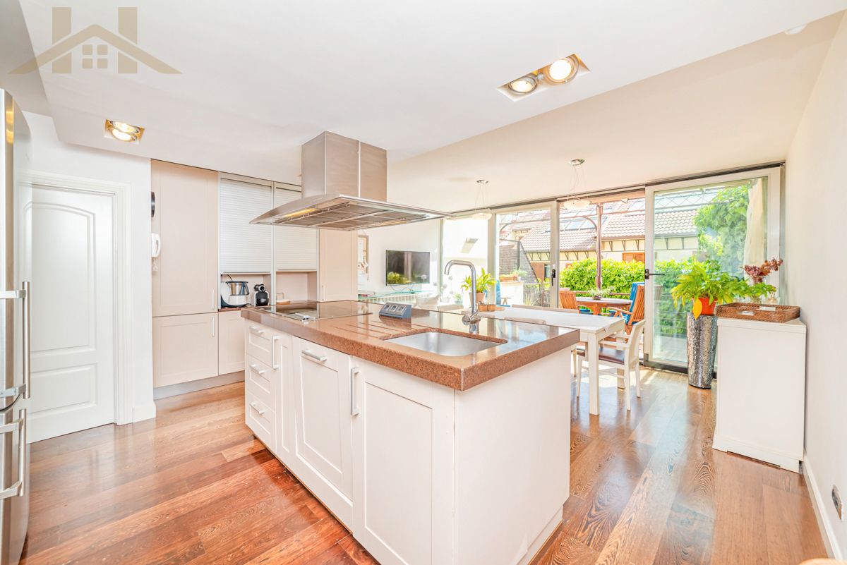 Kitchen of Single-family semi-detached for sale in Tres Cantos  with Air Conditioner, Heating and Private garden