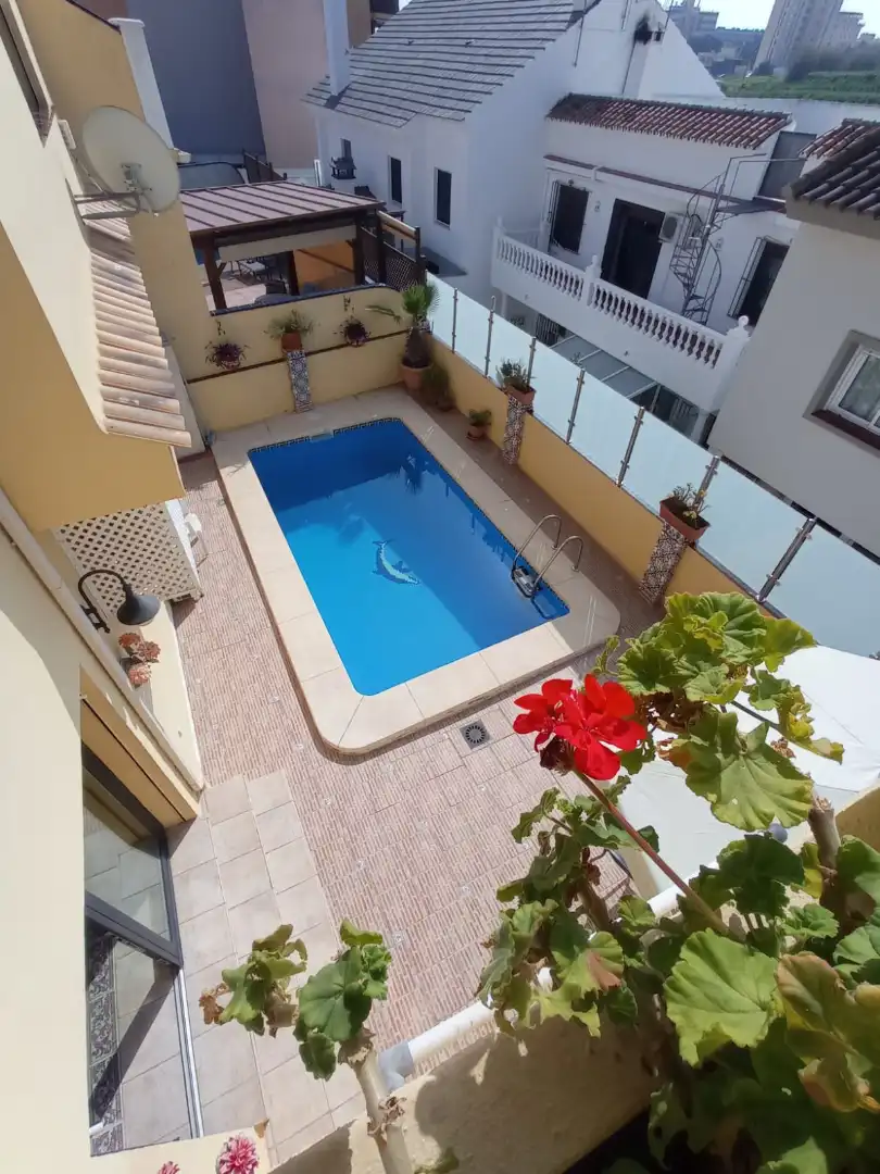 Piscina de Casa o chalet de alquiler en Fuengirola con Aire acondicionado, Calefacción y Jardín privado