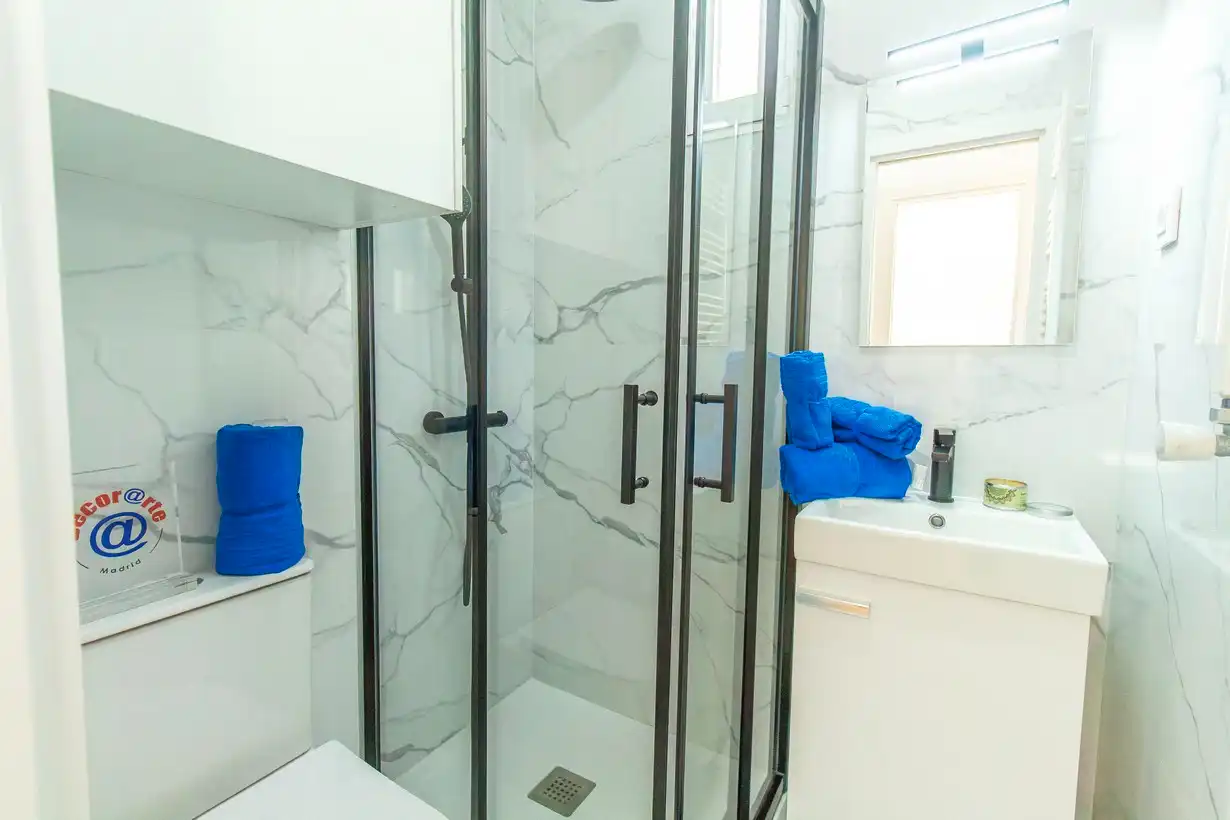 Baño de Piso en venta en Madrid con Aire acondicionado, Calefacción y Amueblado