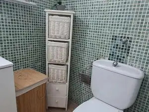 Bany de Apartament de lloguer en Las Palmas de Gran Canaria amb Parquet, Moblat i Rentadora