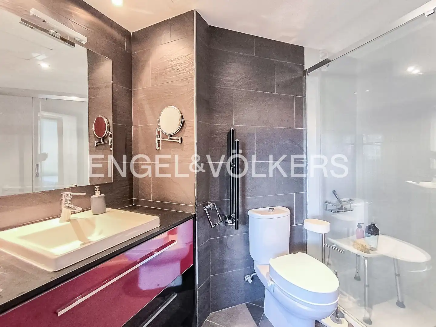 Baño de Piso de alquiler en Barcelona con Aire acondicionado, Calefacción y Terraza