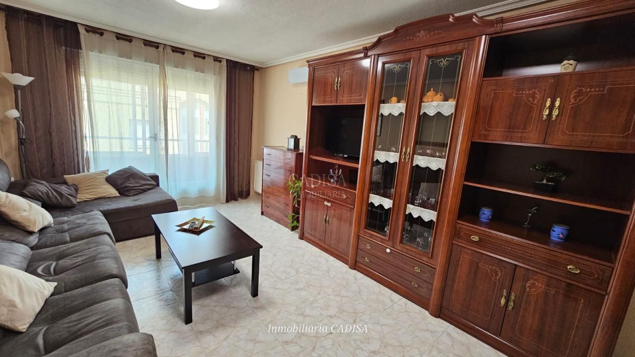 Sala d'estar de Pis de lloguer en Salamanca Capital amb Calefacció, Moblat i Balcó