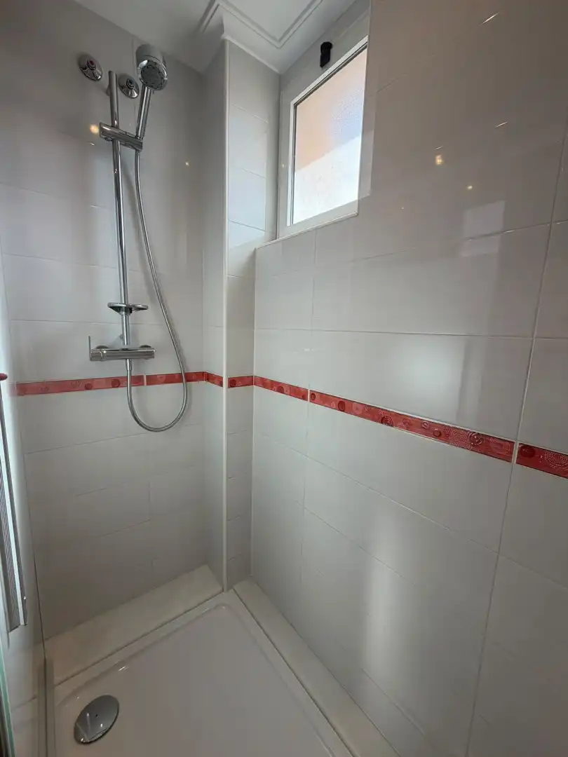 Baño de Piso de alquiler en Catarroja con Trastero