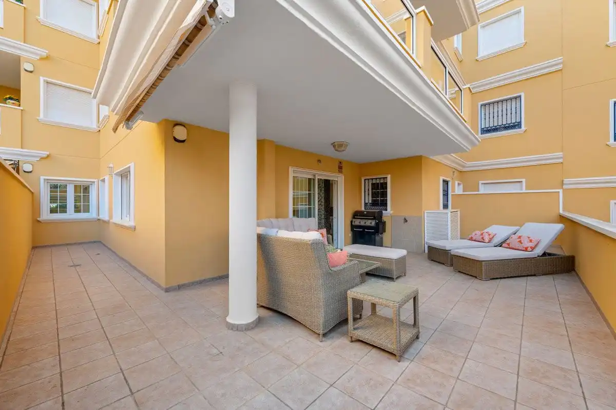 Terrassa de Apartament en venda en Orihuela amb Aire condicionat, Jardí privat i Terrassa