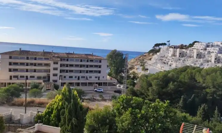 Vista exterior de Casa o chalet en venta en El Campello con Aire acondicionado, Calefacción y Jardín privado