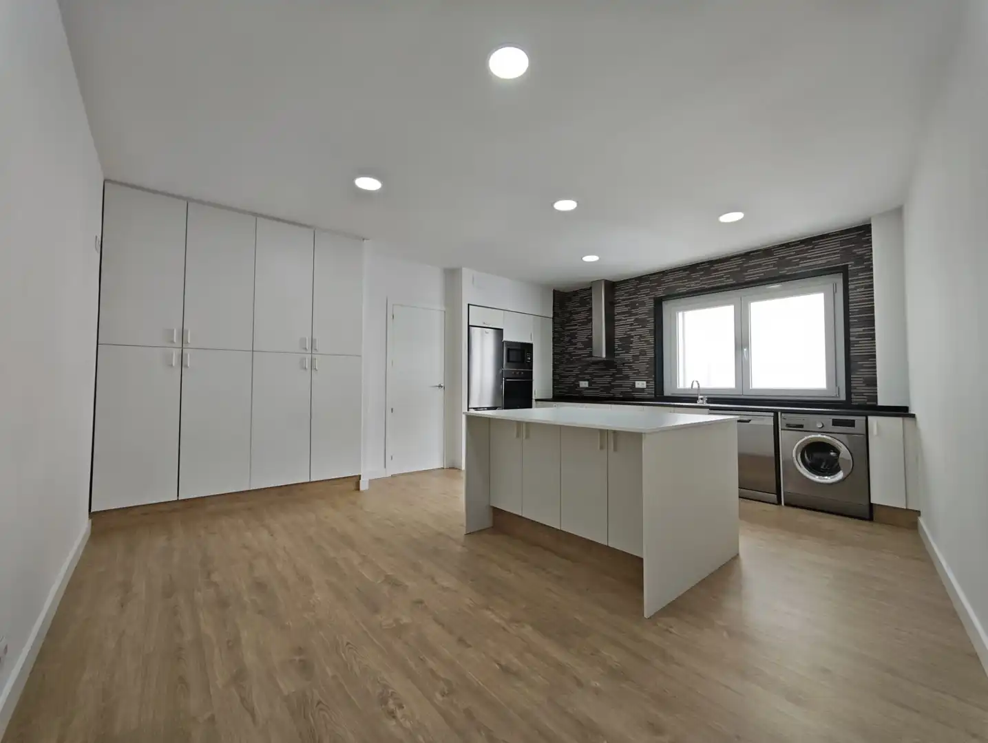 Piso en venta en Avenida de Oza, 90, Cuatro Caminos - Plaza de la Cubela