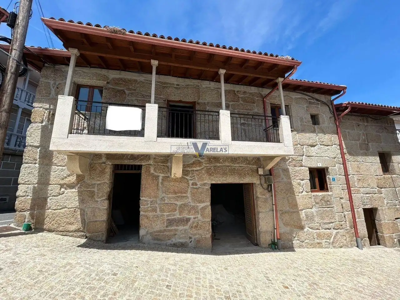 Exterior view of Houses for sale in San Cibrao das Viñas  with Heating