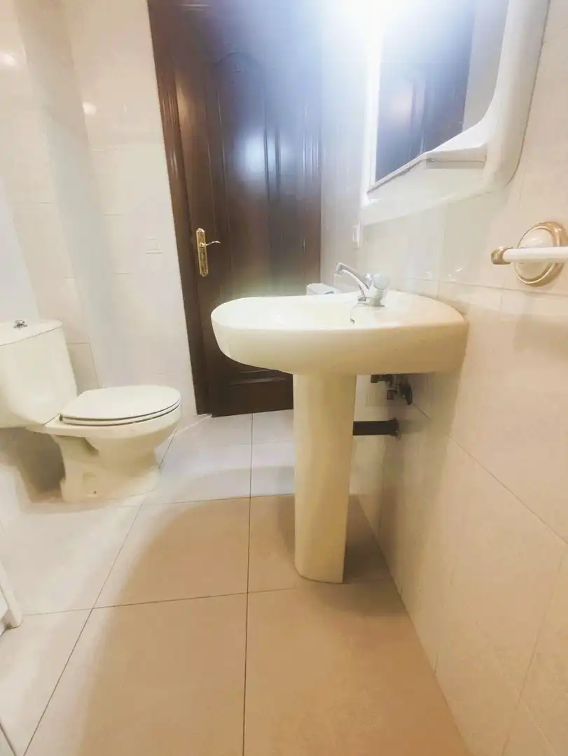 Bany de Apartament de lloguer en San Bernardo - Carmelitas - Campus