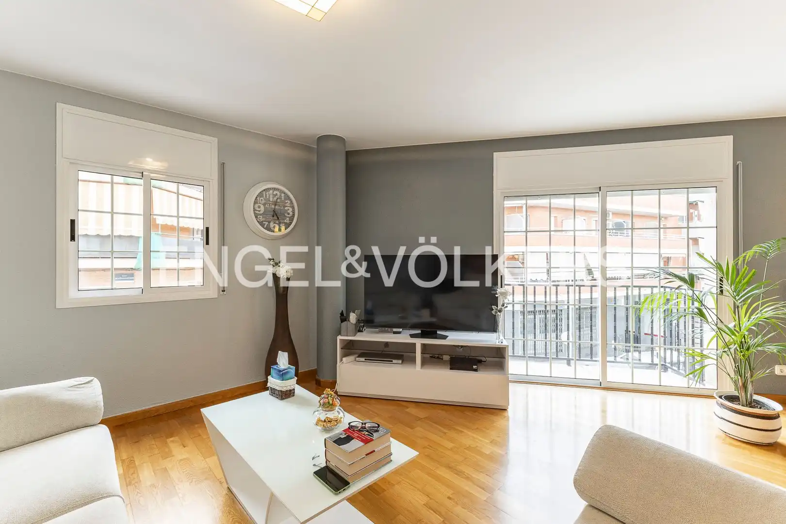 Sala de estar de Casa o chalet en venta en Barcelona con Calefacción, Parquet y Balcón