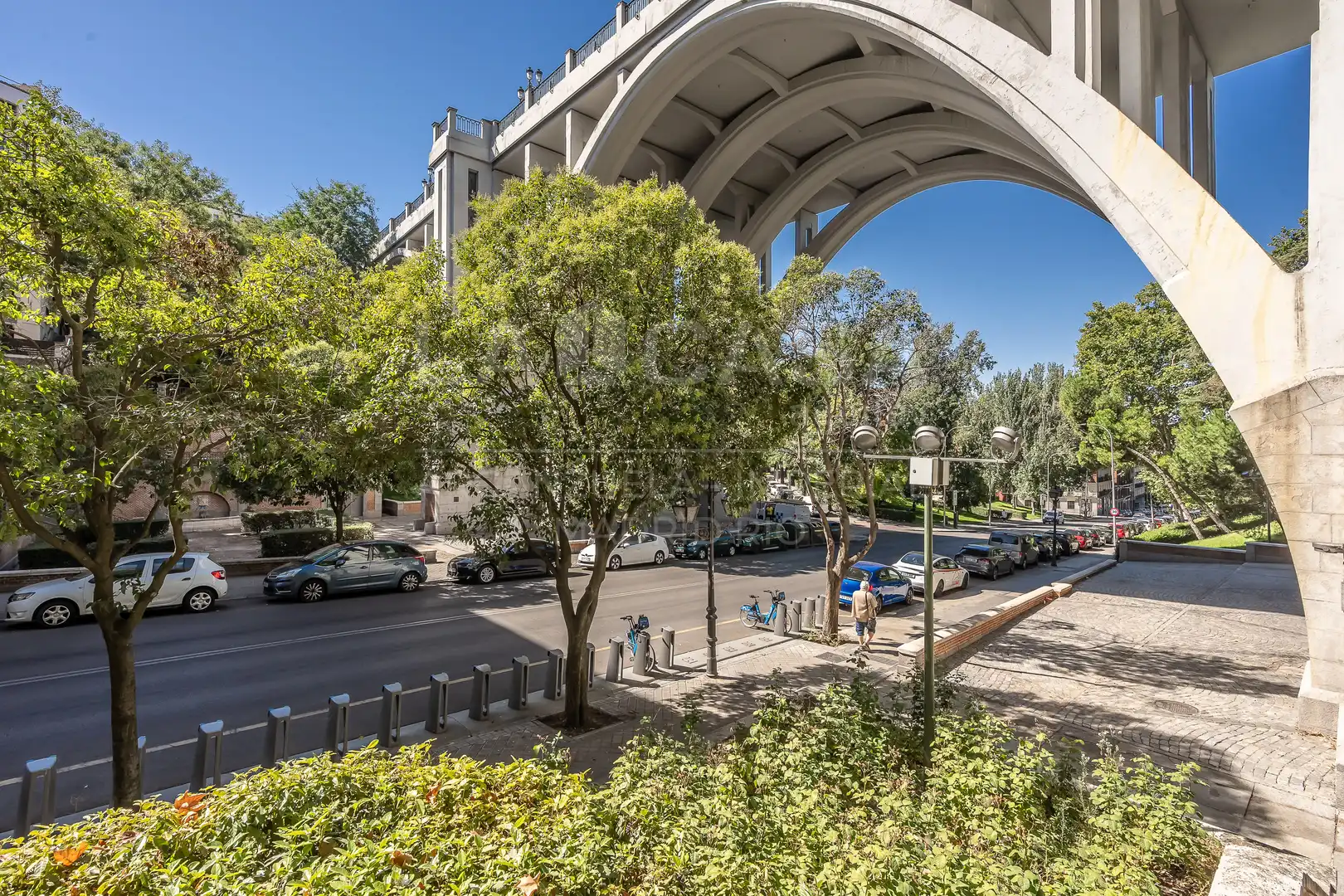Vista exterior de Piso en venta en Madrid con Calefacción