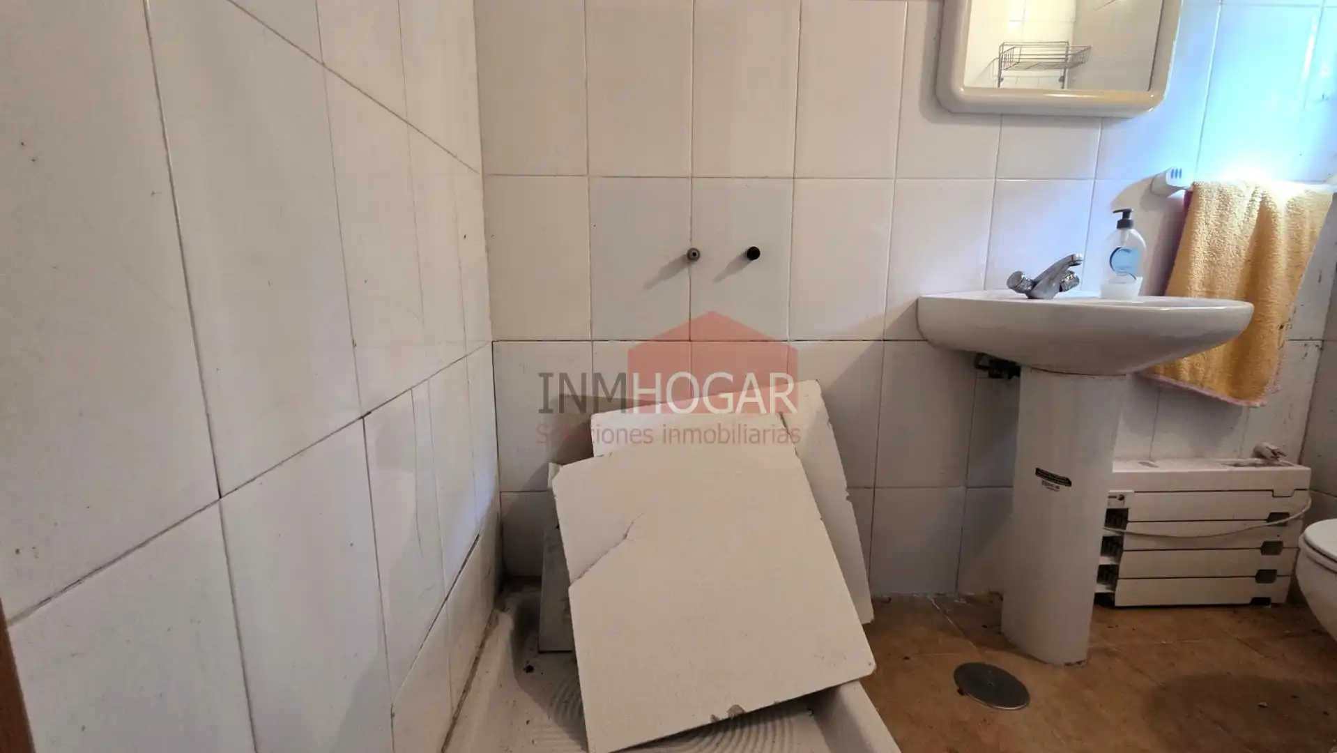 Bany de Casa o xalet en venda en Herradón de Pinares amb Calefacció i Moblat