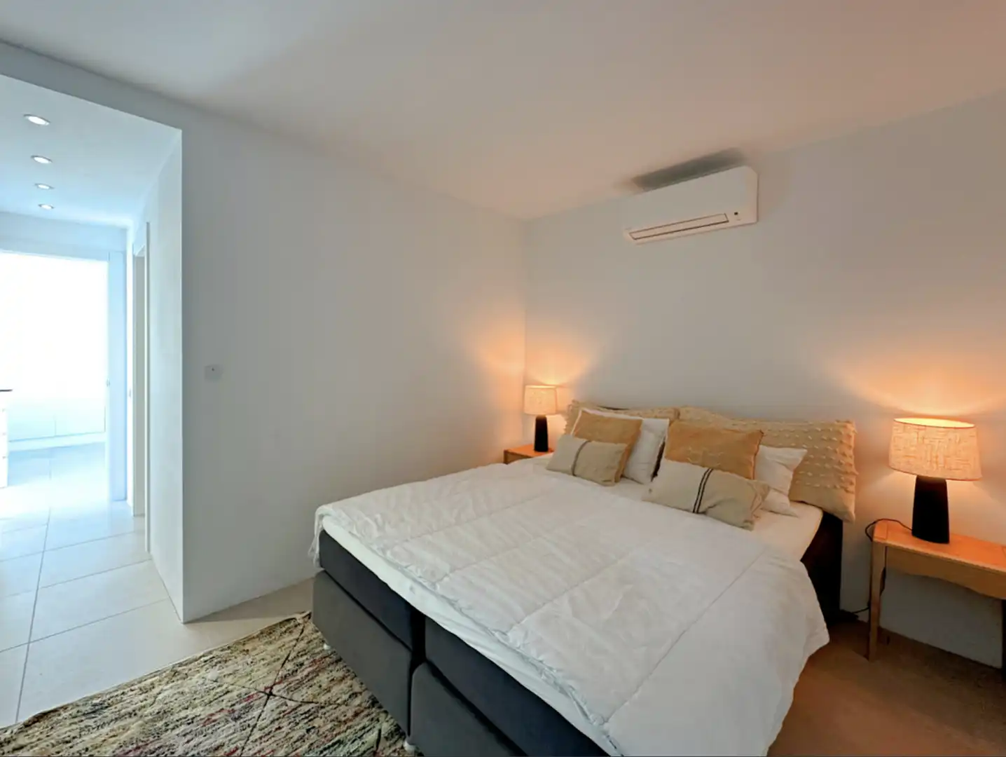 Dormitori de Casa o xalet en venda en Estepona amb Aire condicionat, Jardí privat i Terrassa