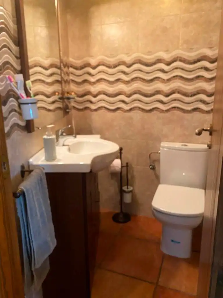 Bany de Casa o xalet en venda en Valjunquera amb Aire condicionat, Jardí privat i Terrassa