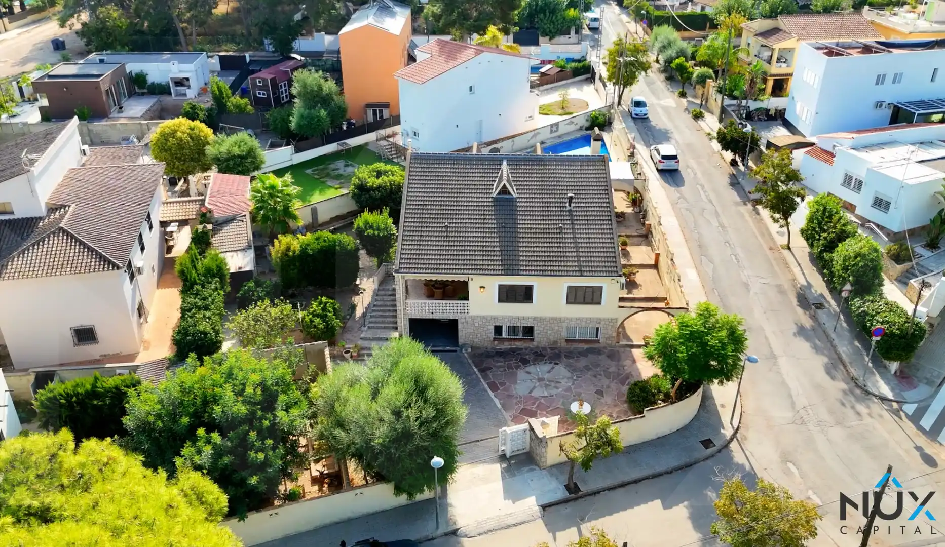 Vista exterior de Casa o xalet en venda en Paterna amb Aire condicionat, Calefacció i Jardí privat