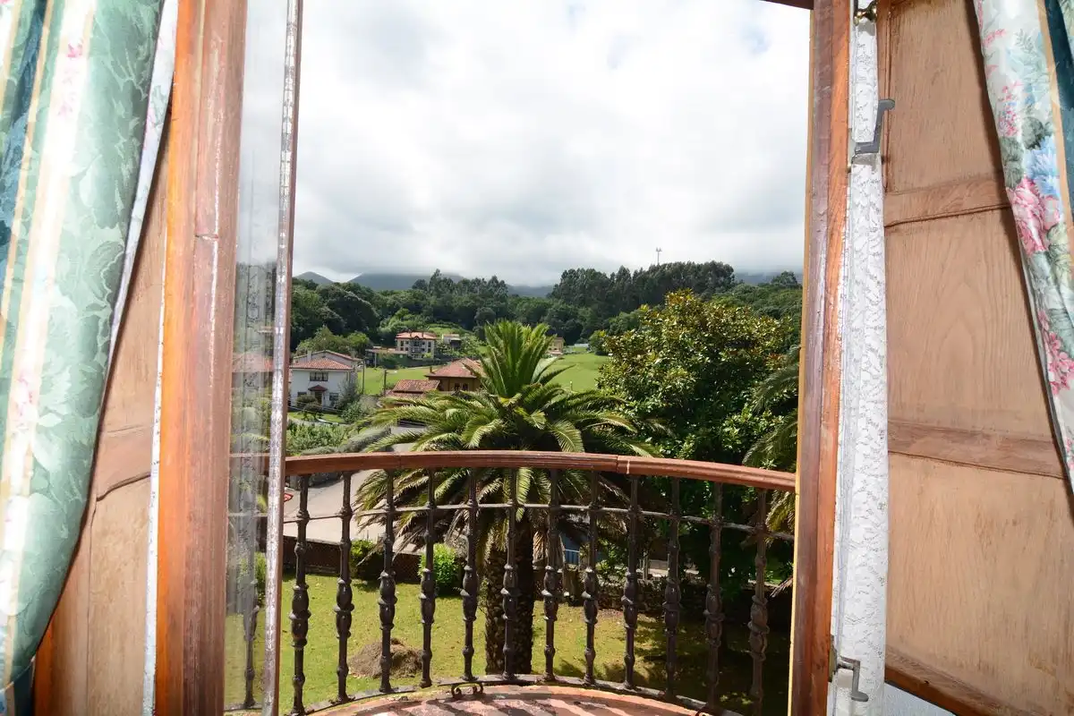 Dormitori de Casa o xalet en venda en Llanes amb Calefacció, Jardí privat i Traster